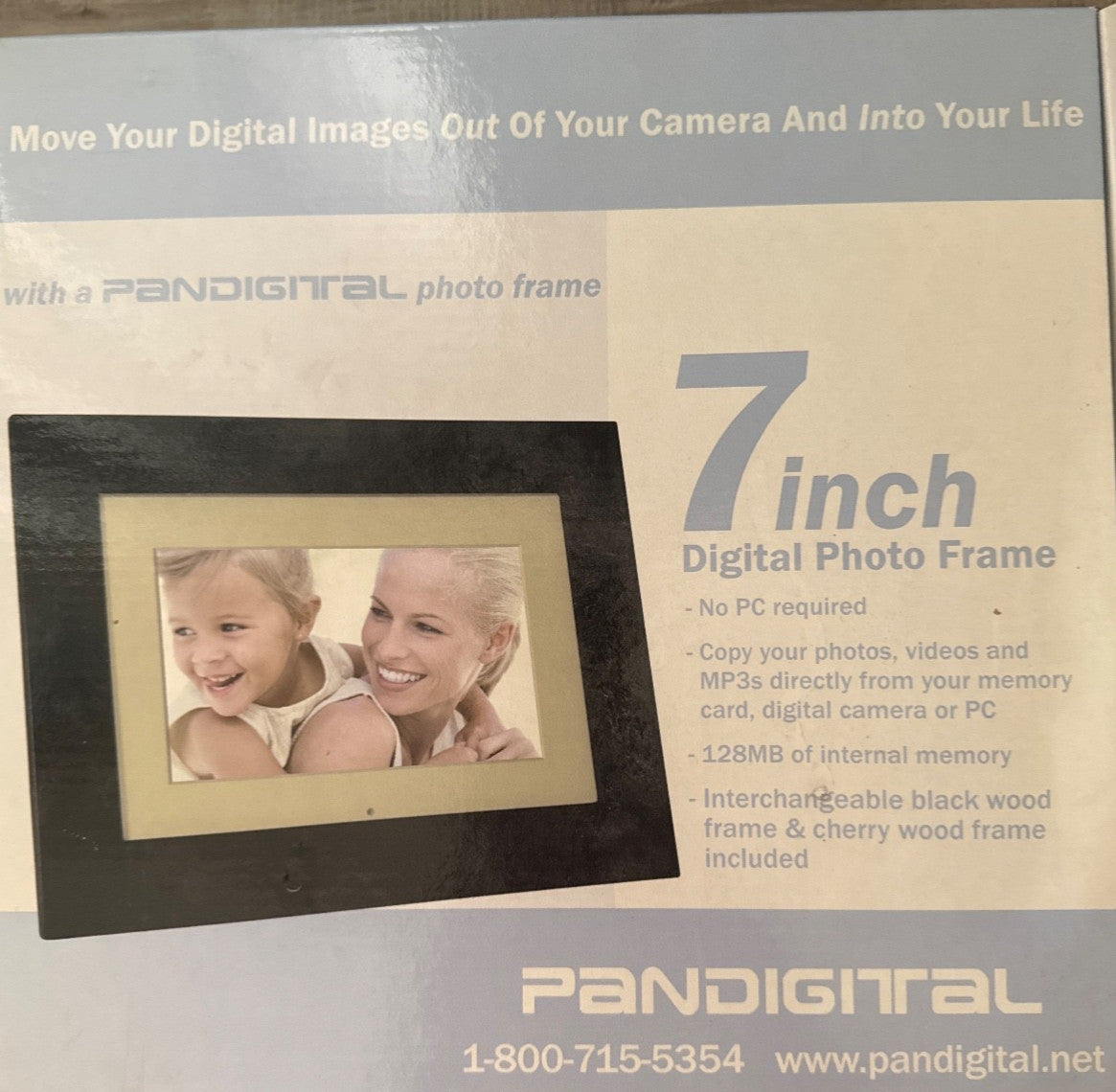 7” digital photo frame Pandigital DPF70-2 128MB internal memory, black or cherry