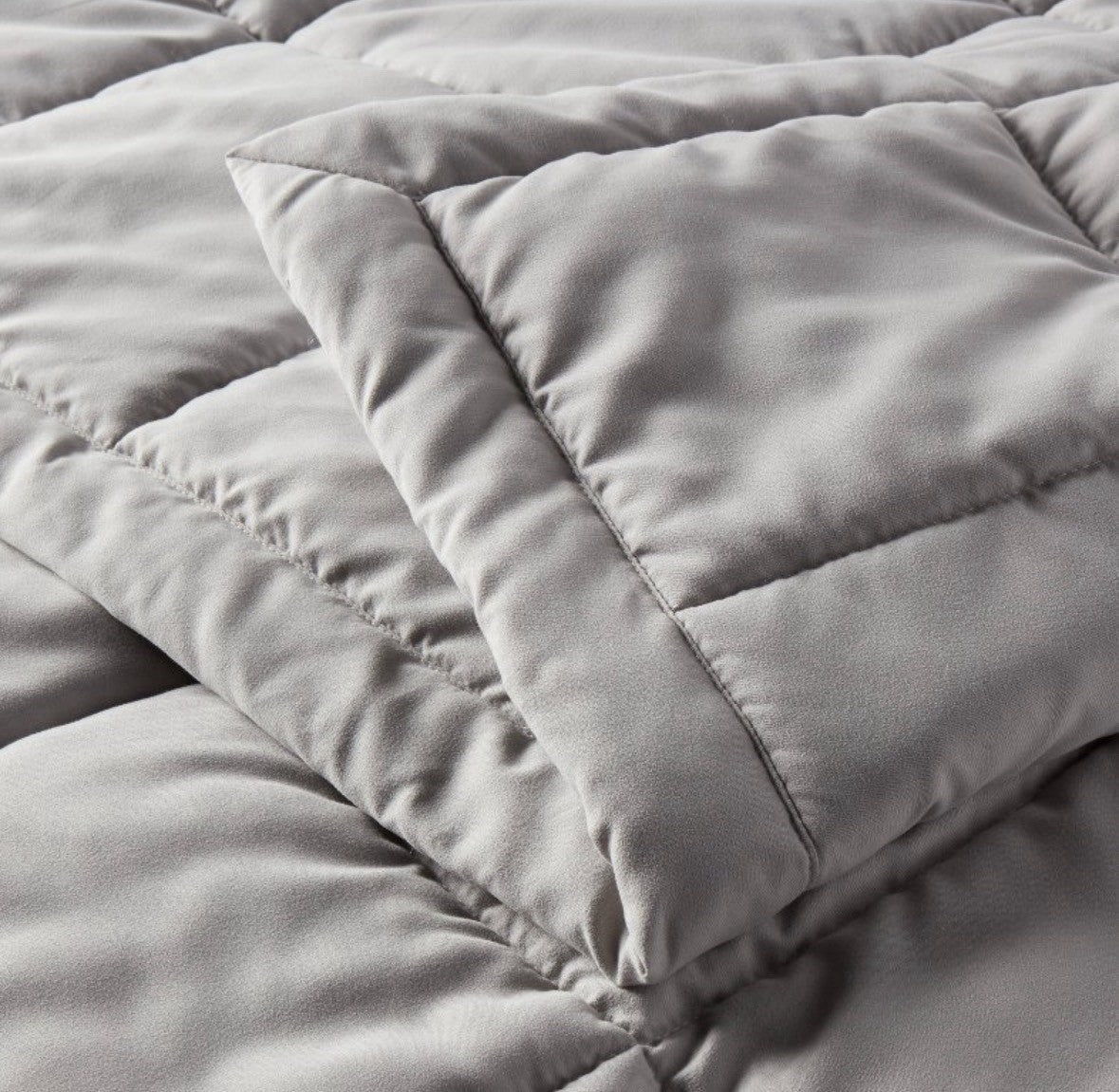 Room Essentials Gray Quilted Comforter Queen Polyester All Seasons twin xl