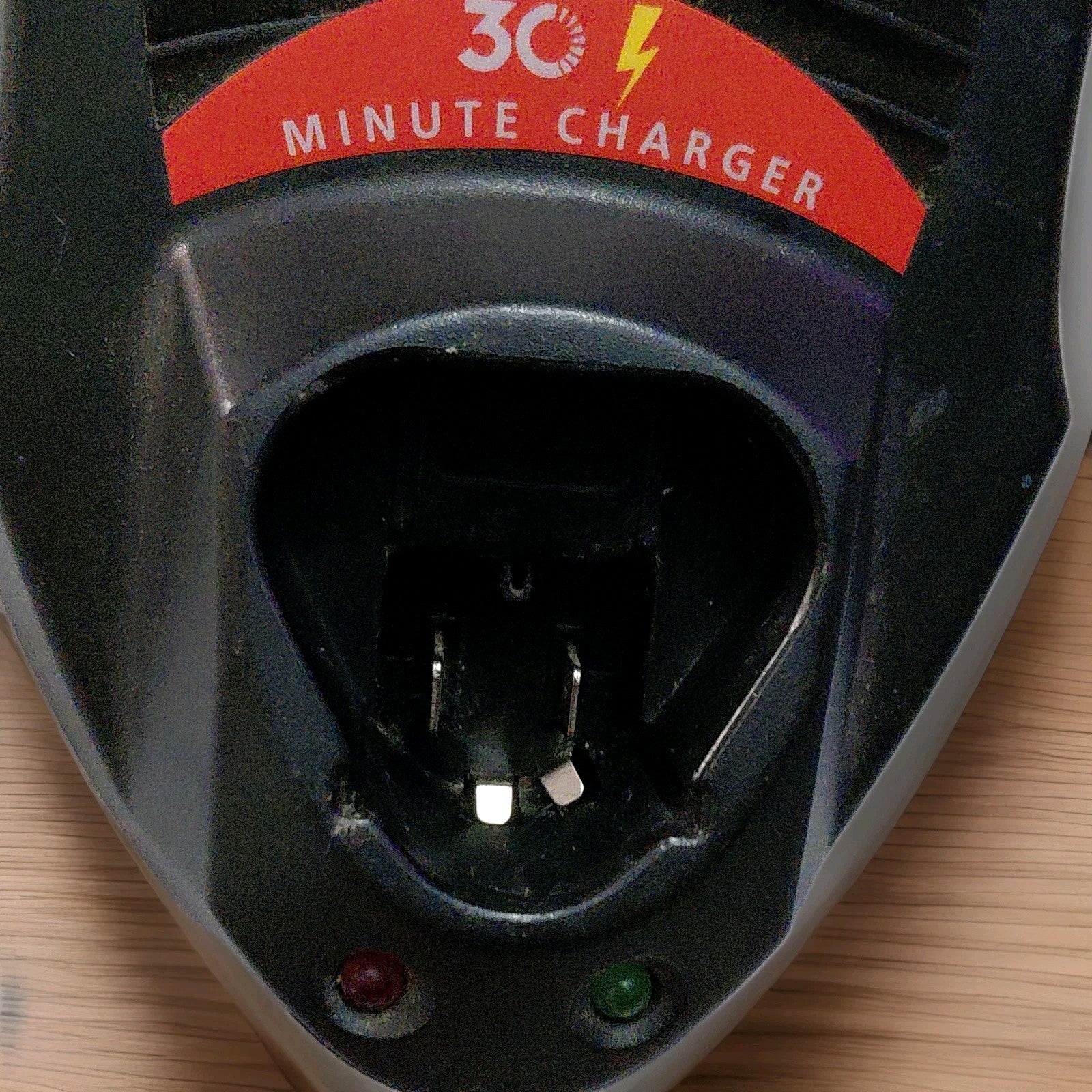 Bosch BC430 10.8V 12V Power Tool Battery Charger Black 1 Slot