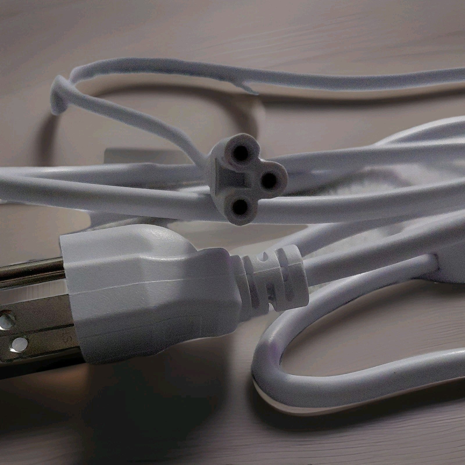 Switch 3 Prong Plug­ LED Shop Lights