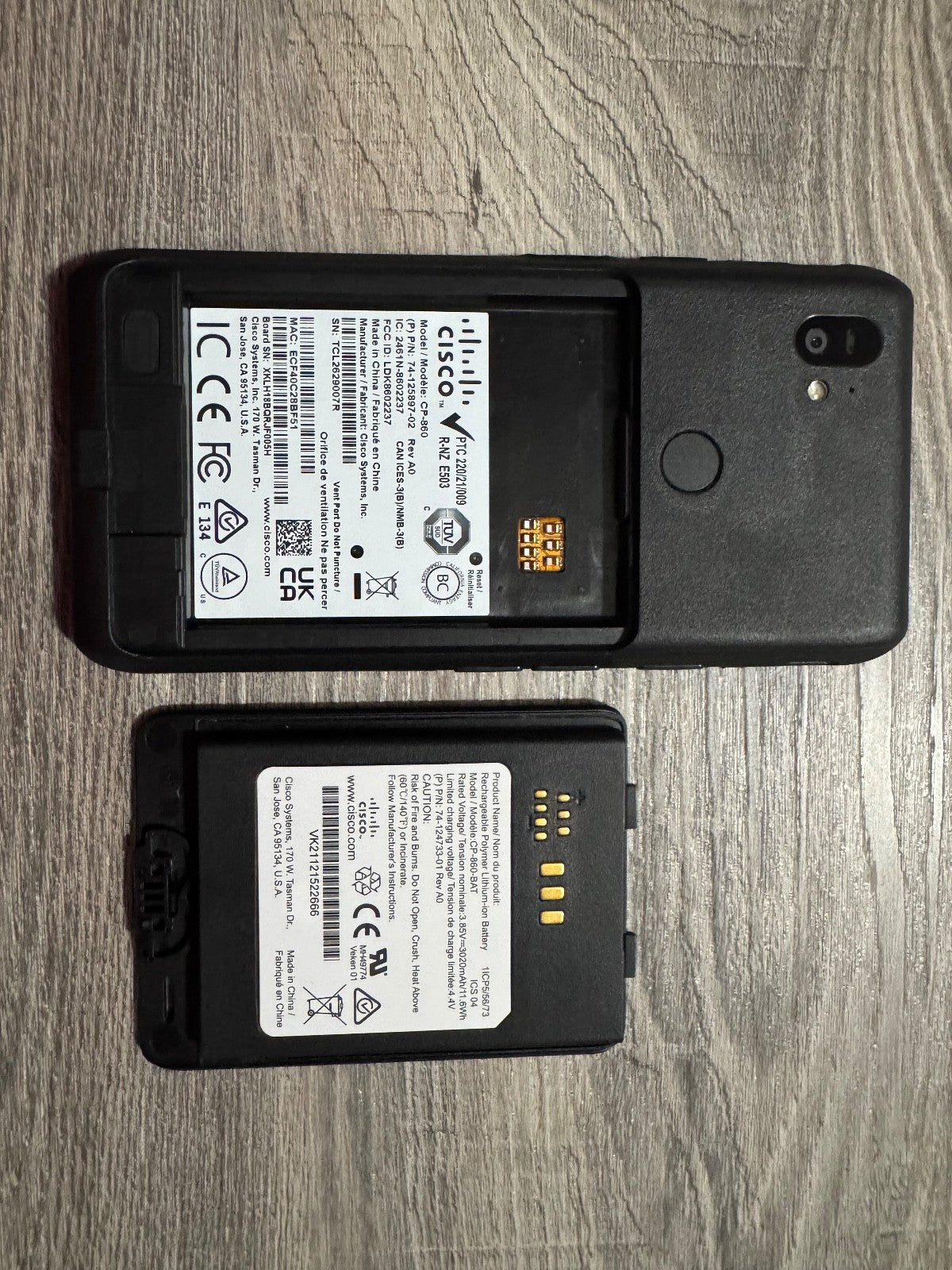 cisco CP-860 black wireless smartphone. New open box with battery