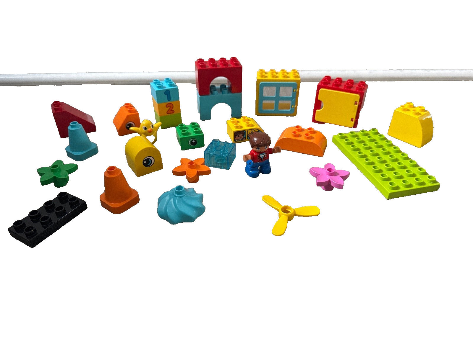 lego duplo, 197 blocks/shapes/person, 3 two sided cards, duck, fish, helicopter
