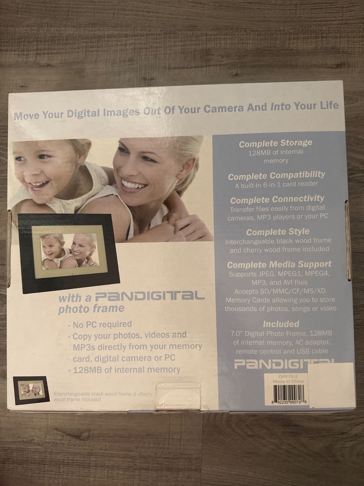 7” digital photo frame Pandigital DPF70-2 128MB internal memory, black or cherry