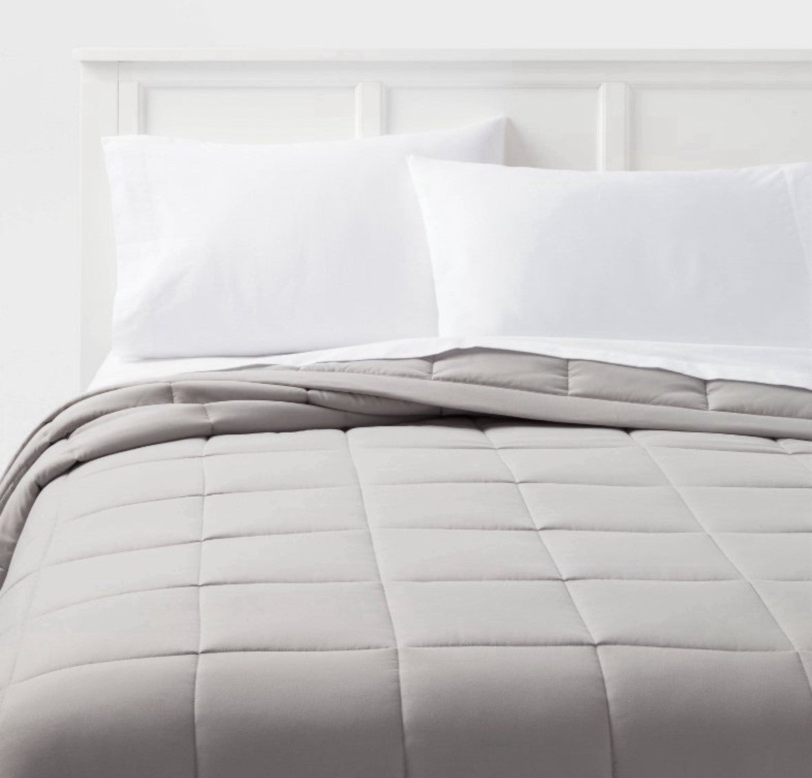 Room Essentials Gray Quilted Comforter Queen Polyester All Seasons twin xl